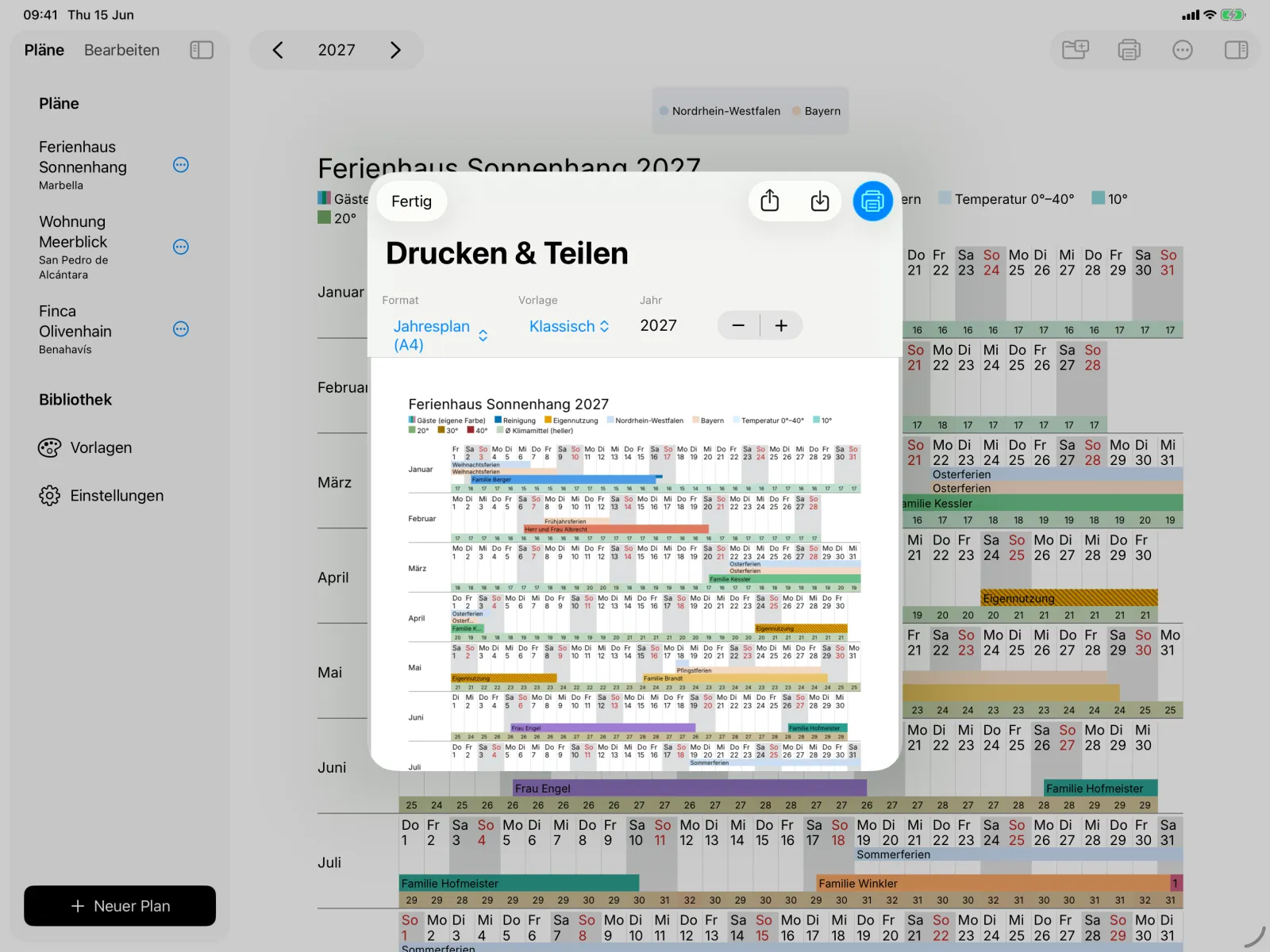 iPad: Druckvorschau des Jahresplans mit Auswahl von Format, Vorlage und Jahr