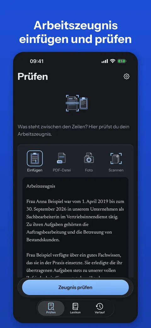 iPhone: Bildschirm „Prüfen“ mit einem eingefügten Beispielzeugnis und der Wahl zwischen Einfügen, PDF-Datei, Foto und Scannen